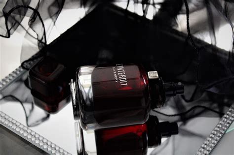 l'interdit givenchy rouge avis